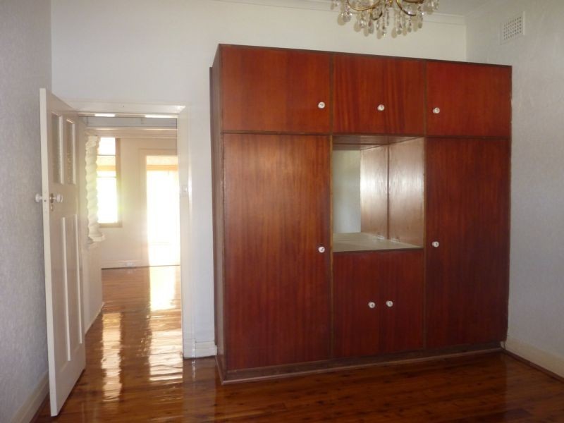 12 Narani Crescent, Earlwood NSW 2206