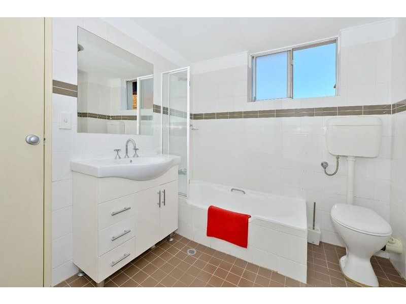 9/16 Northcote Street, Canterbury NSW 2193