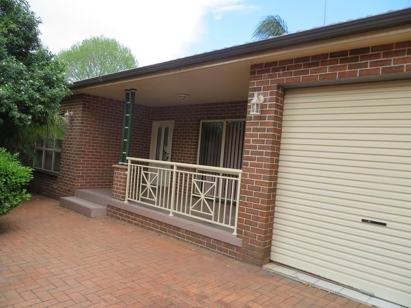 4a Rogers Street, Roselands NSW 2196