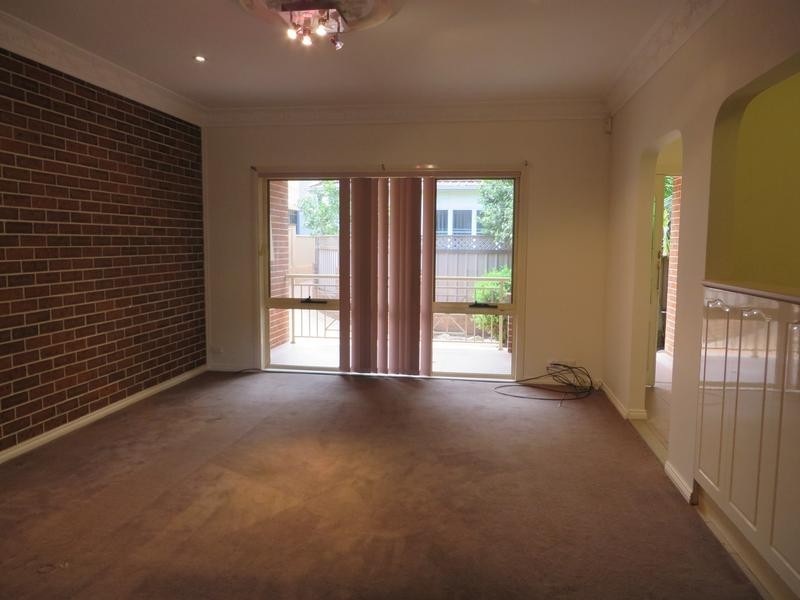 4a Rogers Street, Roselands NSW 2196