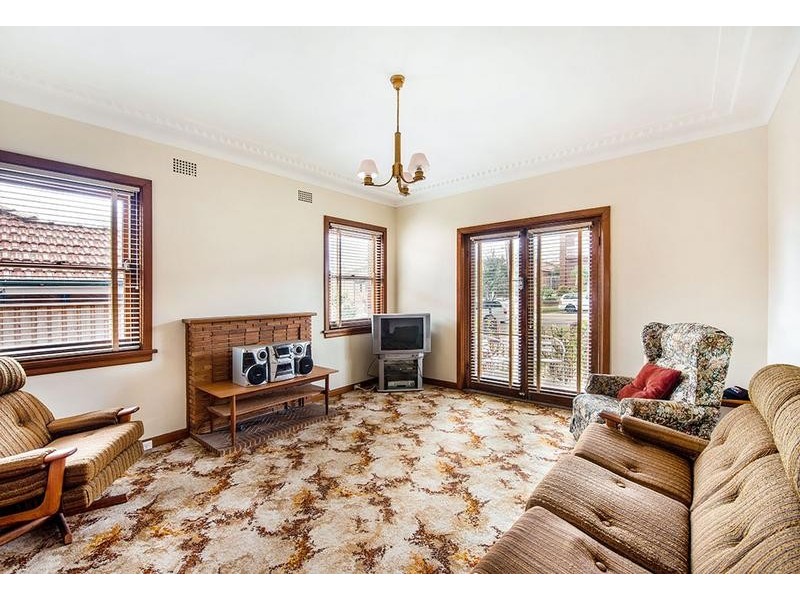 3 Glenview Avenue, Earlwood NSW 2206