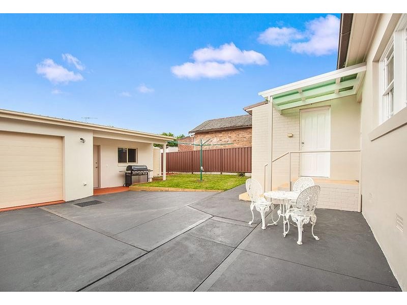 10 Willunga Avenue, Earlwood NSW 2206