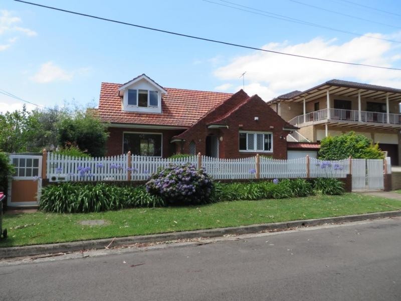 11 Sutton Avenue, Earlwood NSW 2206