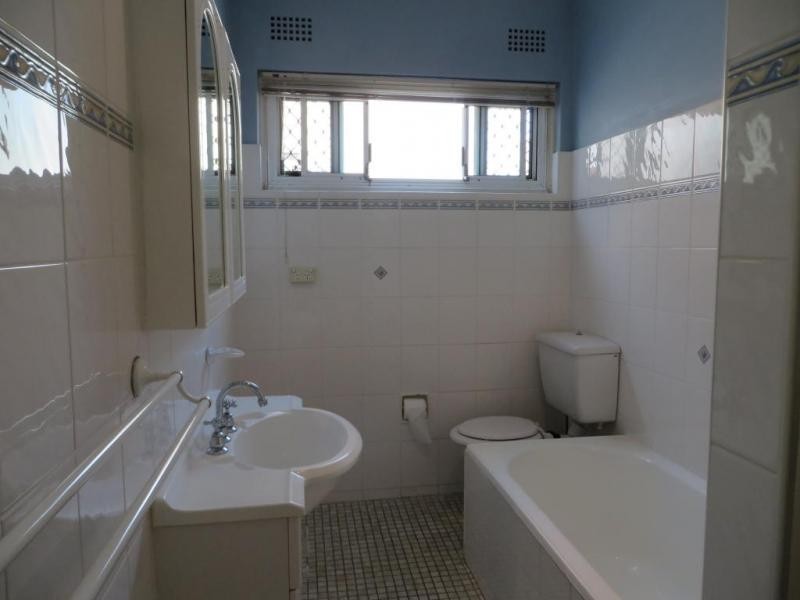 11 Sutton Avenue, Earlwood NSW 2206