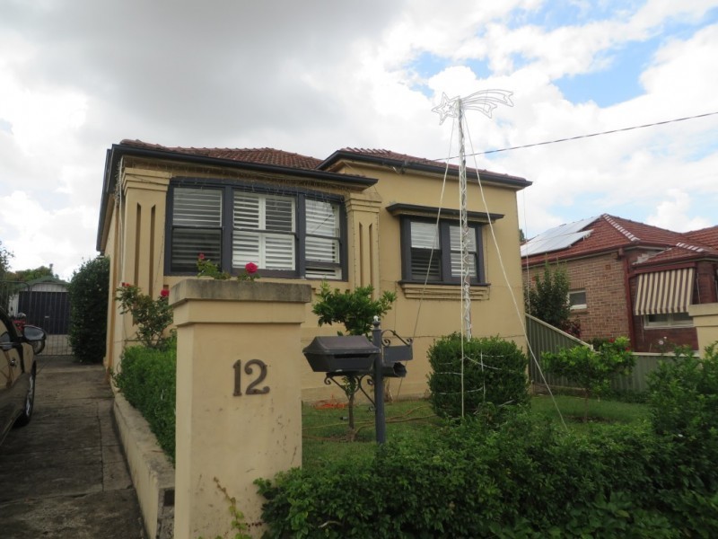 12 Woodlawn Avenue, Earlwood NSW 2206