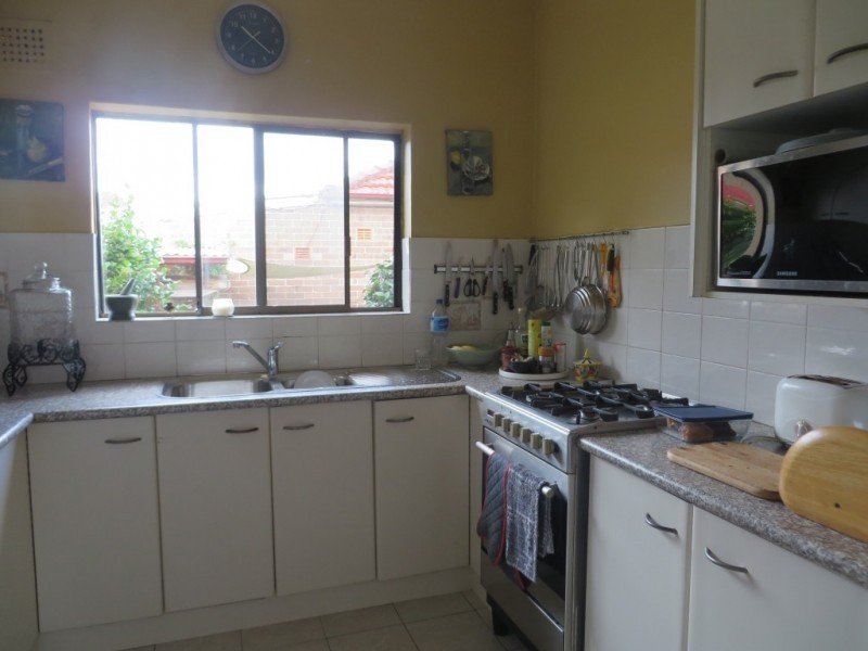 12 Woodlawn Avenue, Earlwood NSW 2206