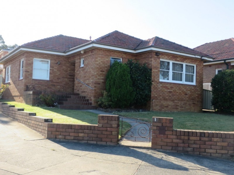 1 Carrisbrook Avenue, Bexley North NSW 2207
