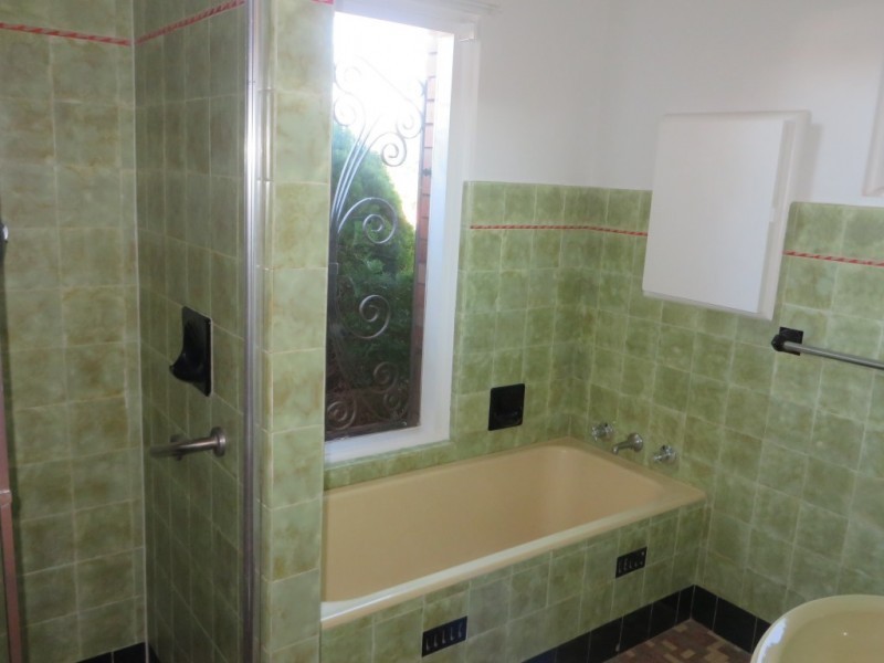 1 Carrisbrook Avenue, Bexley North NSW 2207