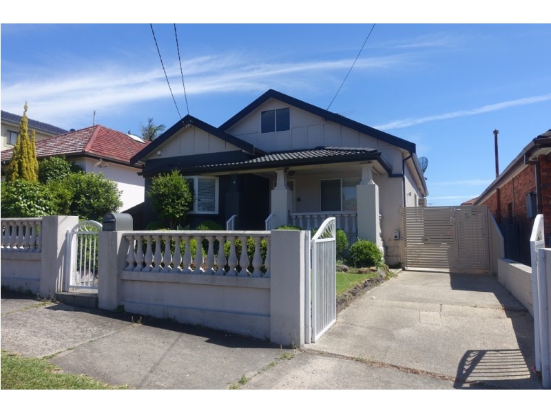 4 Larkhall Avenue, Earlwood NSW 2206