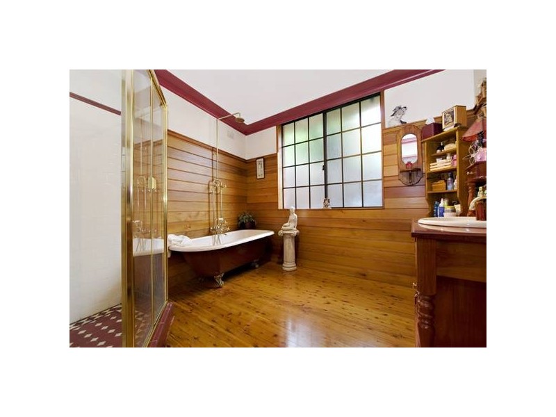 7 Leonard Crescent, Earlwood NSW 2206