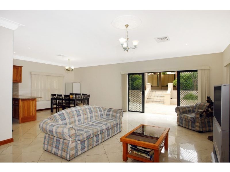 6 Main Street, Earlwood NSW 2206