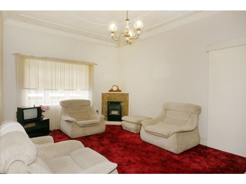 61 Minnamorra Avenue, Earlwood NSW 2206