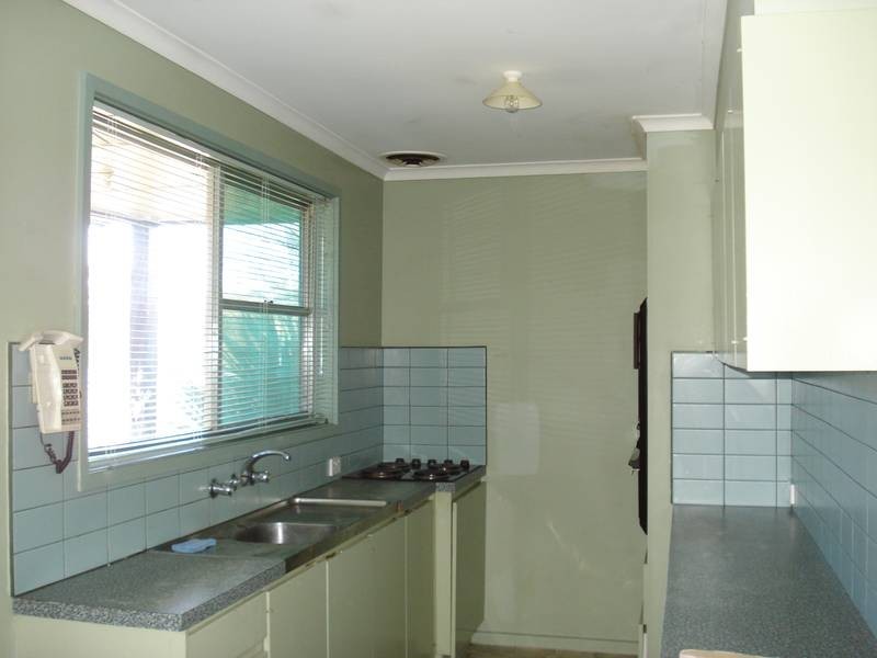 8 Tobruk Avenue, Maryborough VIC 3465