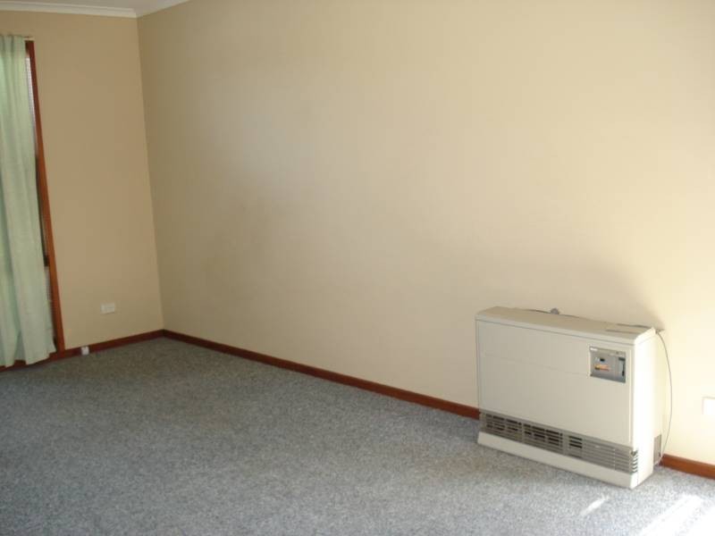 8 Tobruk Avenue, Maryborough VIC 3465