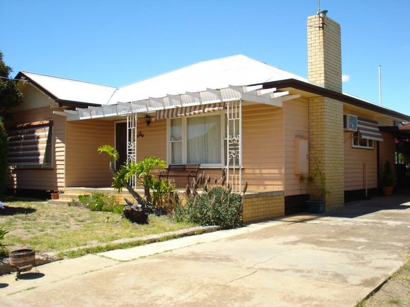 12 Barr Street, Maryborough VIC 3465