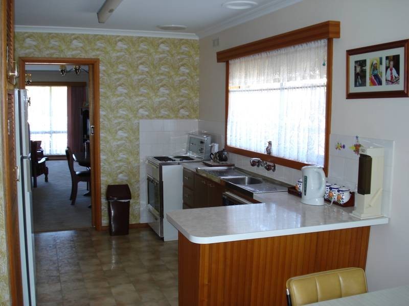 11 BRYANT STREET, Maryborough VIC 3465