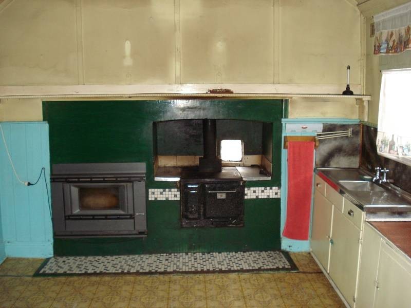 22 HENDERSONS ROAD, Bowenvale VIC 3465