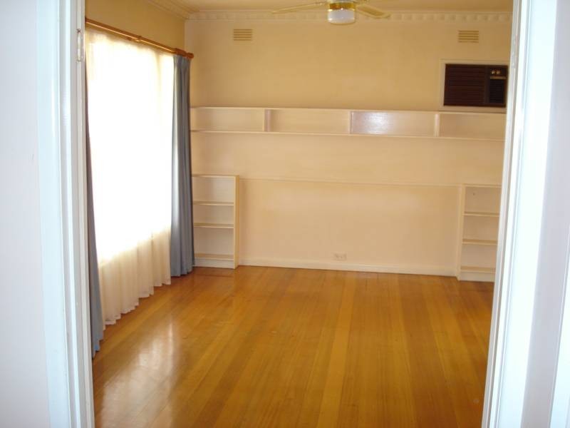 52 GILLIES STREET, Maryborough VIC 3465