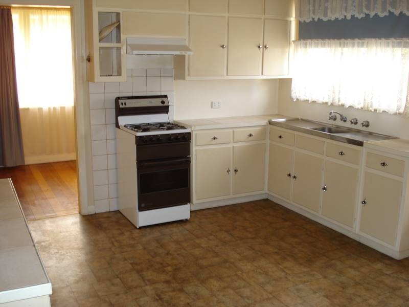 52 GILLIES STREET, Maryborough VIC 3465