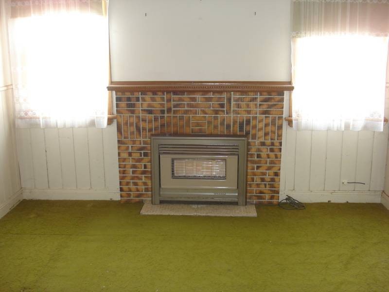 25 OUTTRIM STREET, Maryborough VIC 3465