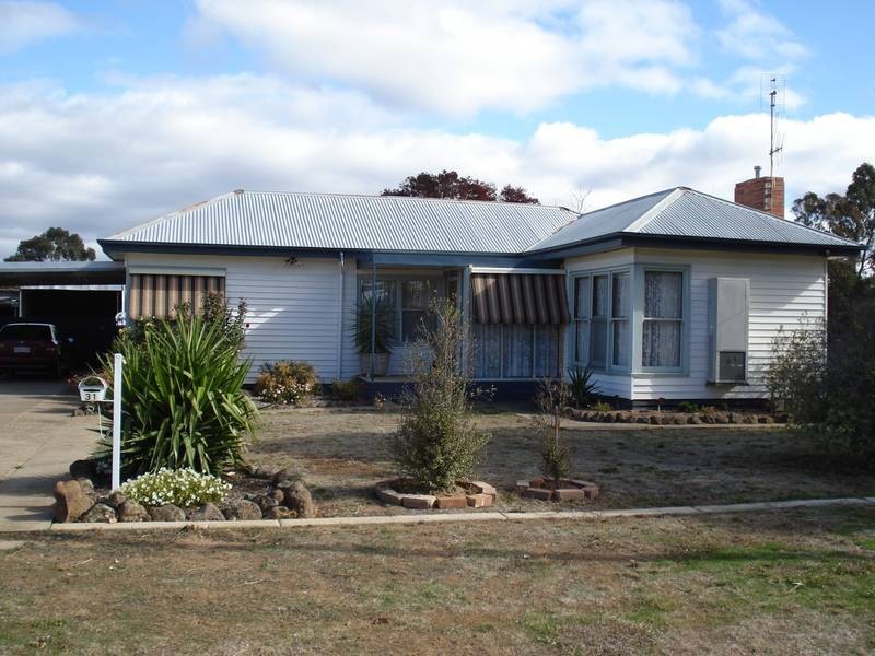 31 URQUHART STREET, Carisbrook VIC 3464