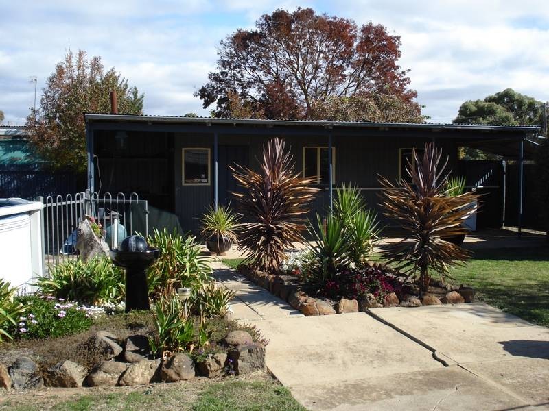 31 URQUHART STREET, Carisbrook VIC 3464