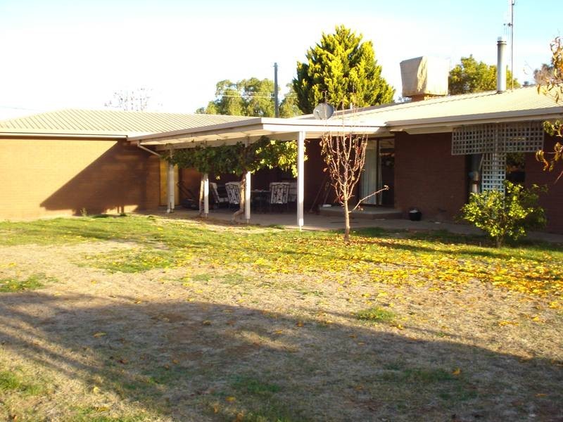 25 POWLETT STREET, Carisbrook VIC 3464