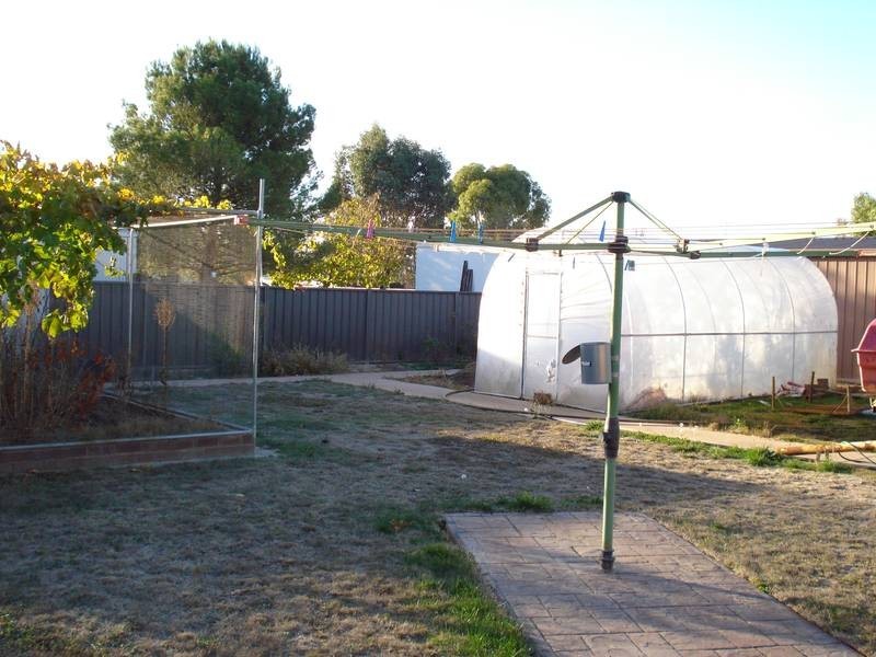 25 POWLETT STREET, Carisbrook VIC 3464