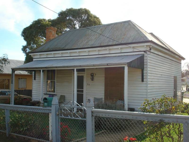 13 FRASER STREET, Maryborough VIC 3465