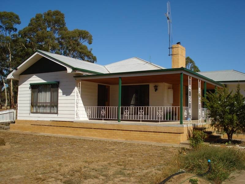 103 CHAPLINS ROAD, Carisbrook VIC 3464