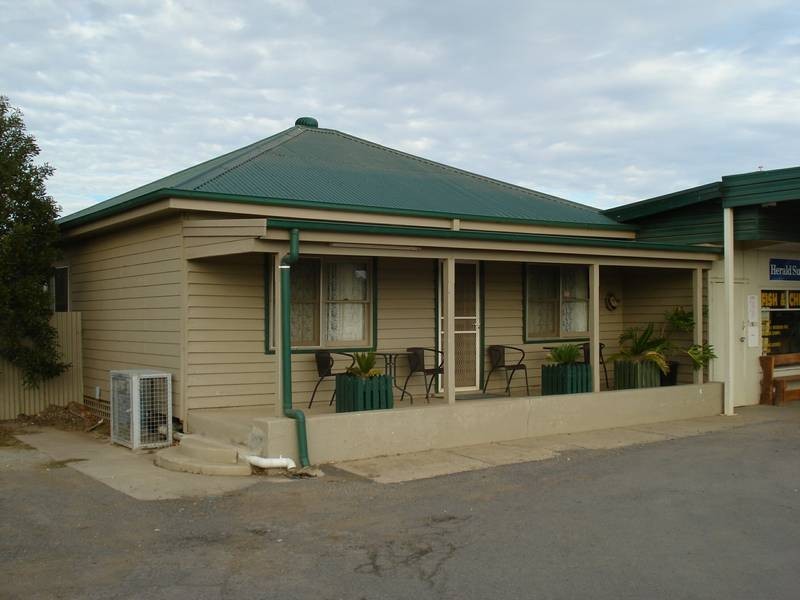 32 VICTORIA STREET, Carisbrook VIC 3464