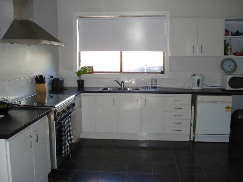 15 LAIDMAN STREET, Maryborough VIC 3465