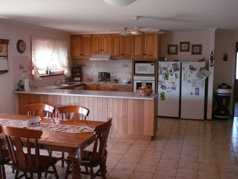 39 POWLETT STREET, Carisbrook VIC 3464