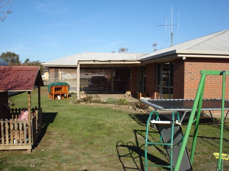 39 POWLETT STREET, Carisbrook VIC 3464