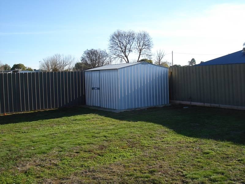 39 POWLETT STREET, Carisbrook VIC 3464