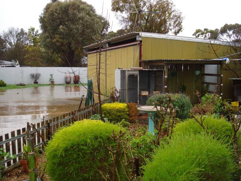 42 GREEN STREET, Carisbrook VIC 3464
