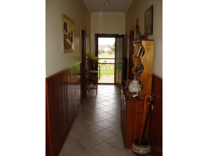 33 RAGLAN STREET, Maryborough VIC 3465