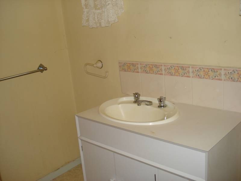 8 RAGLAN STREET, Maryborough VIC 3465