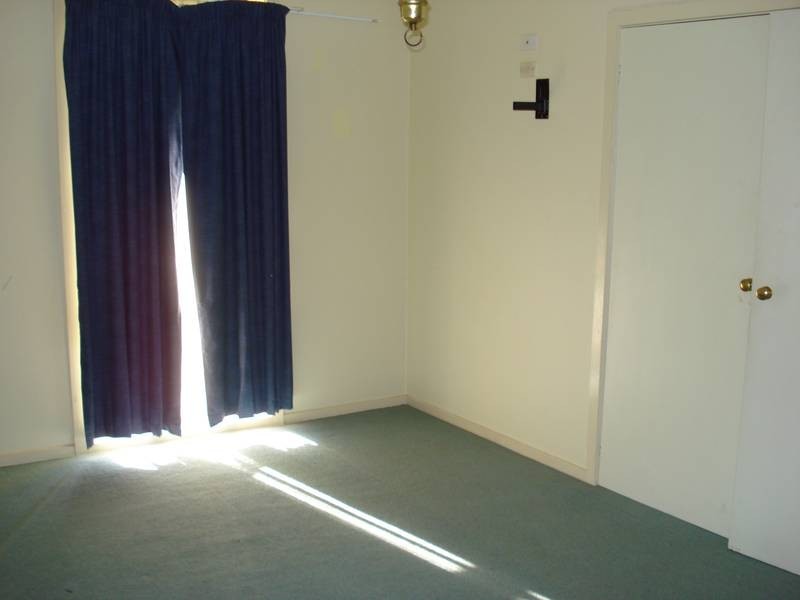 8 RAGLAN STREET, Maryborough VIC 3465