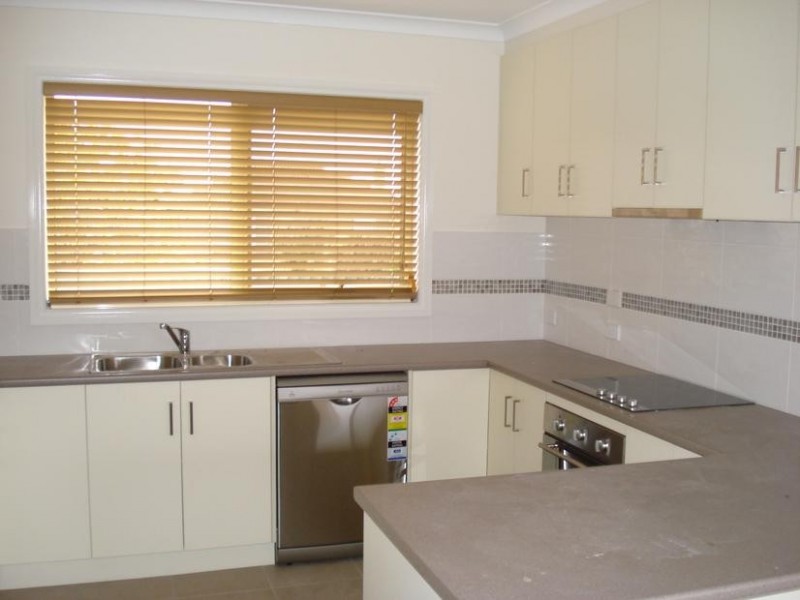 8 SYDNEY AVENUE, Maryborough VIC 3465