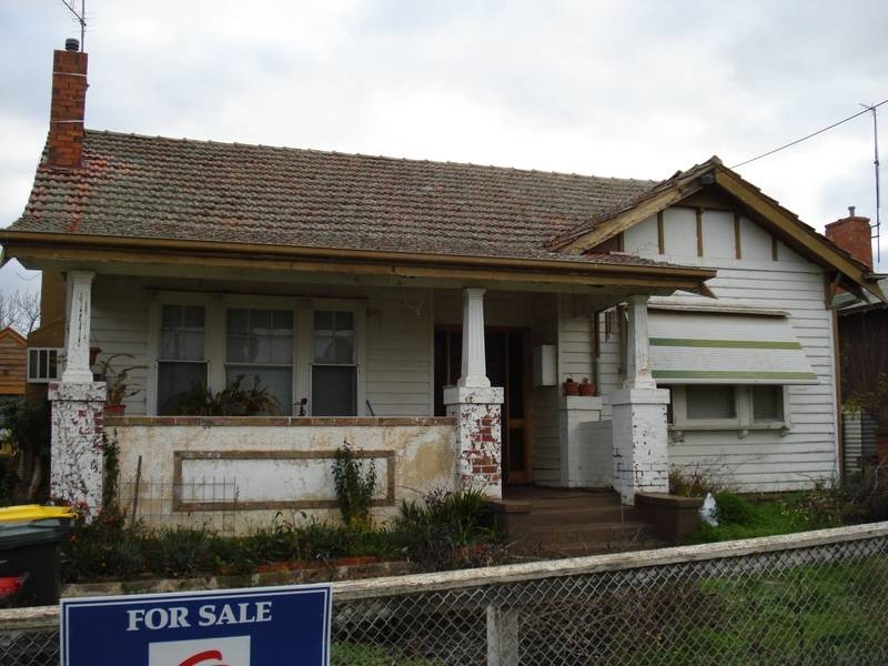 27 NEWTON STREET, Maryborough VIC 3465