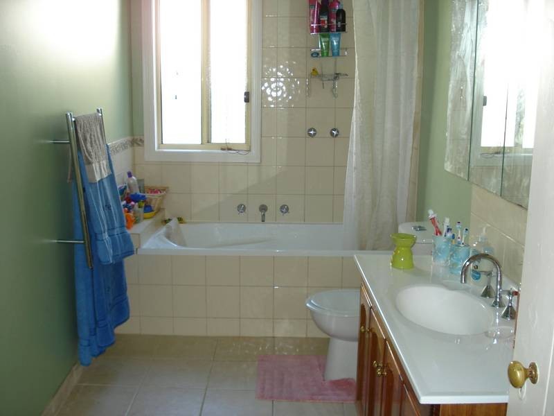 25 RAGLAN STREET, Maryborough VIC 3465