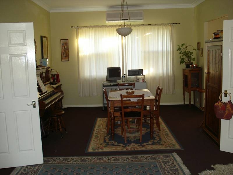 32 THOMPSON STREET, Dunolly VIC 3472