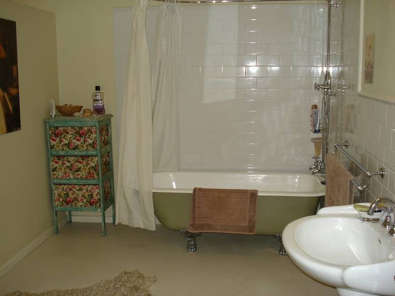 32 THOMPSON STREET, Dunolly VIC 3472