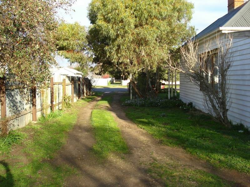 32 THOMPSON STREET, Dunolly VIC 3472
