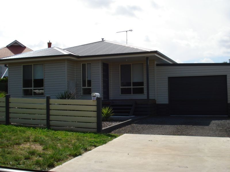 11 Gillies Street, Maryborough VIC 3465