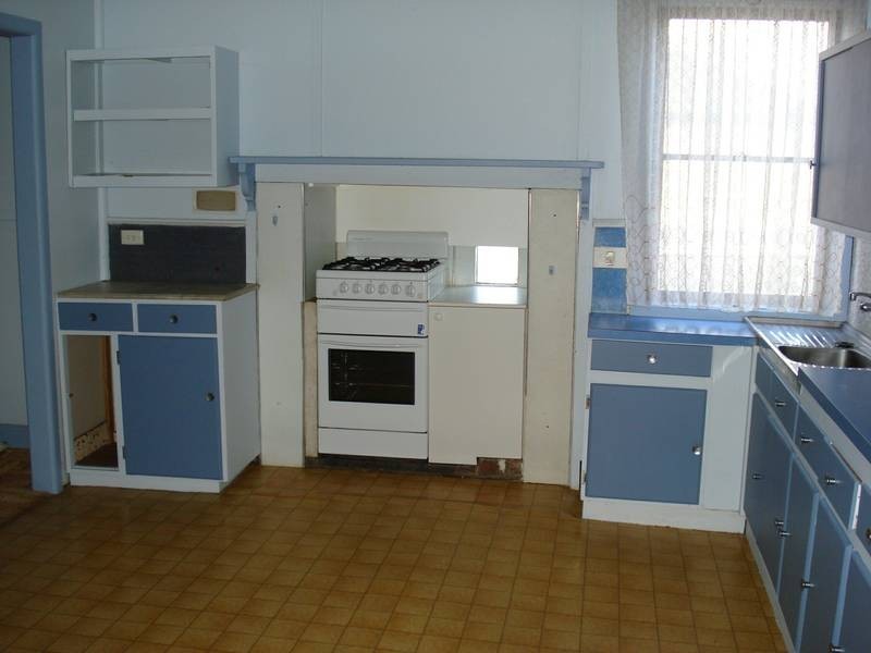 37 PEEL STREET, Maryborough VIC 3465