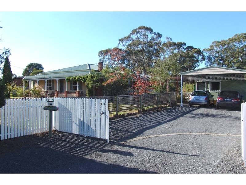 72 DUNDAS ROAD, Maryborough VIC 3465