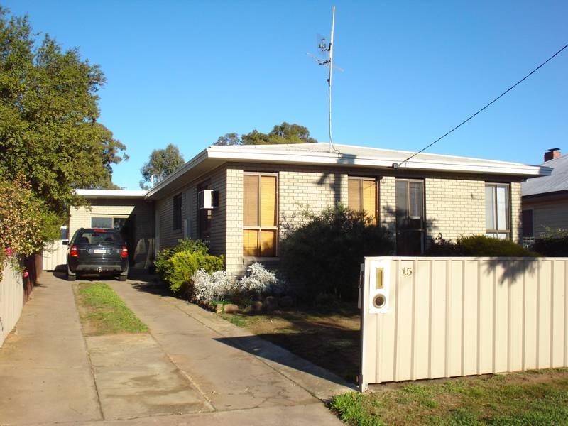 15 LAIDMAN STREET, Maryborough VIC 3465