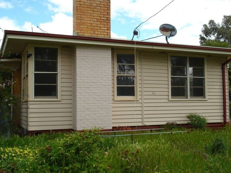 94 GOLDEN WATTLE DRIVE, Maryborough VIC 3465